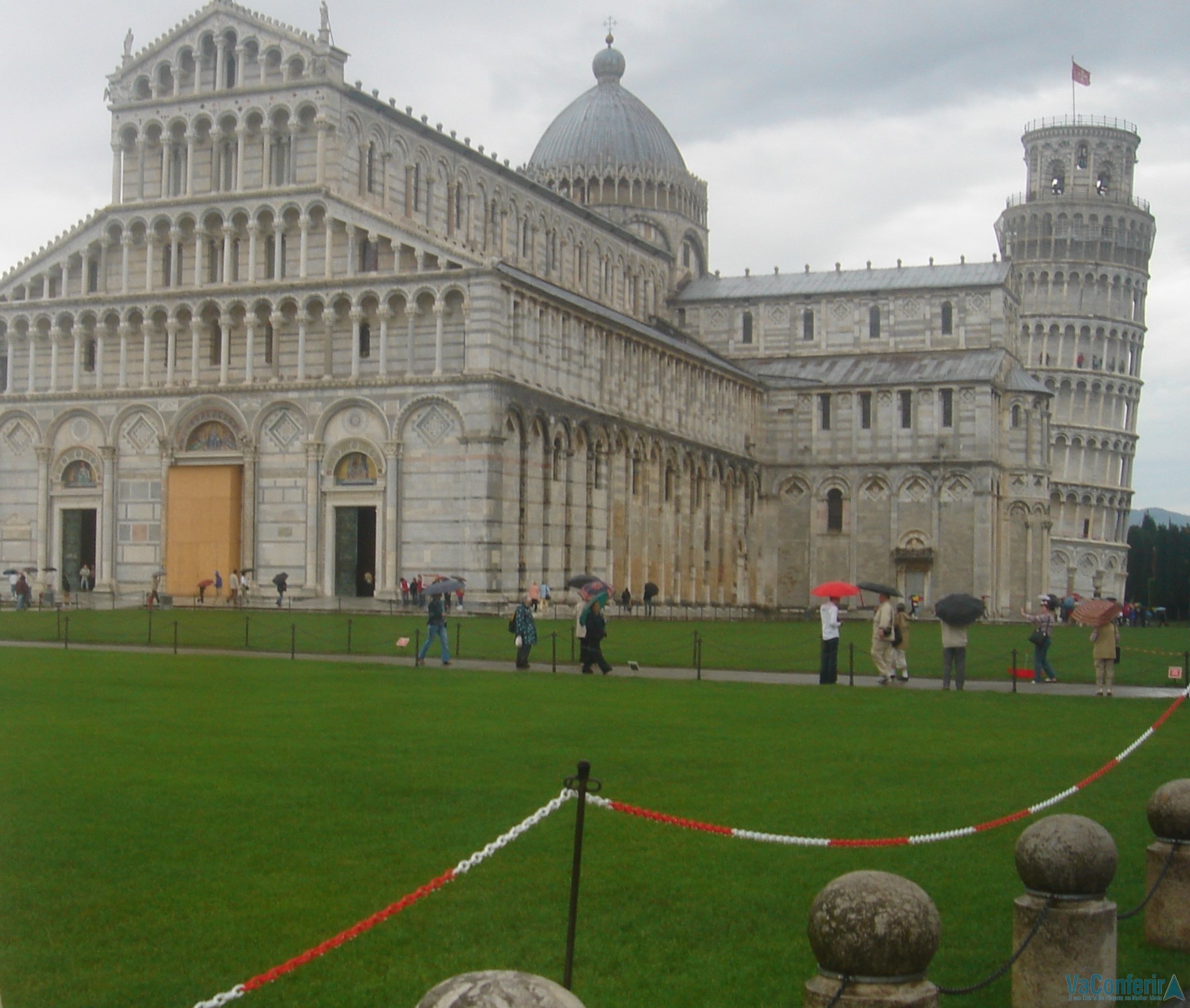 Catedral de Pisa com a Torre ao lado